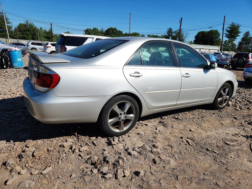 55857446 :رقم المزاد ، 4T1BA32KX5U043214 vin ، 2005 Toyota Camry مزاد بيع