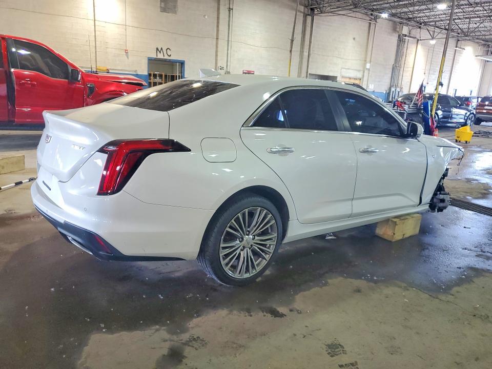 55648486 :رقم المزاد ، 1G6DF5RK2N0121947 vin ، 2022 Cadillac Ct4 مزاد بيع