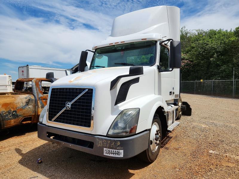 2017 Volvo Vnl მანქანა იყიდება აუქციონზე, vin: 4V4N39TG9HN988098, აუქციონის ნომერი: 53844446