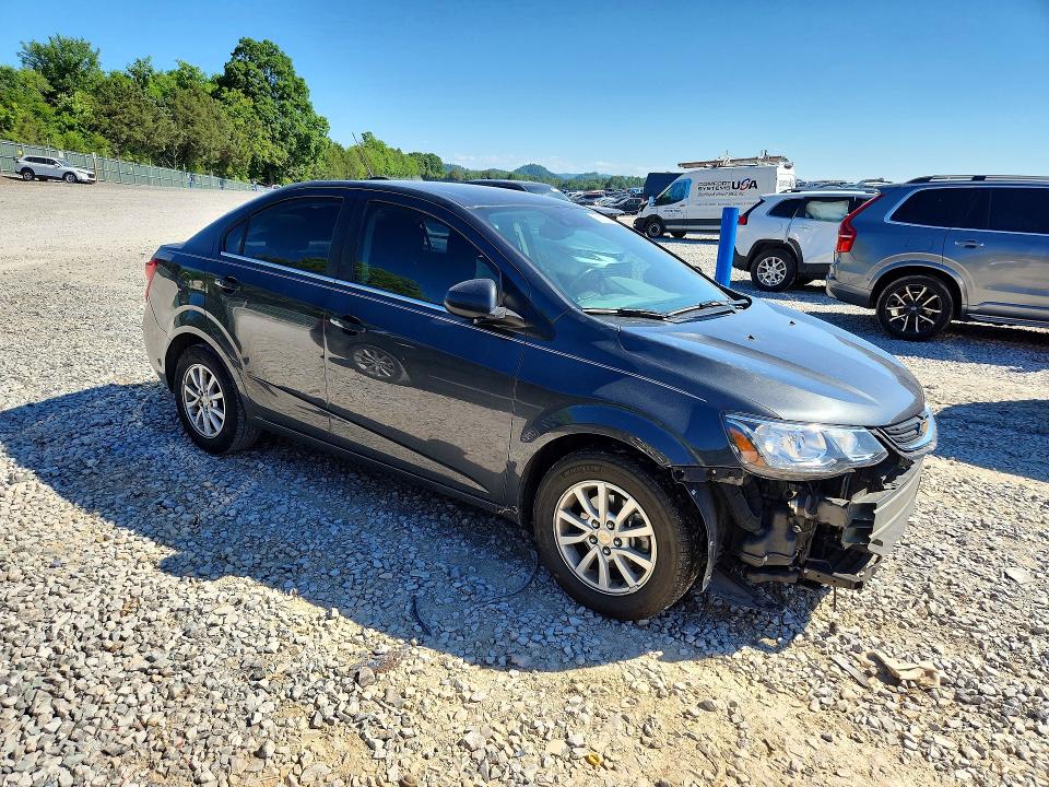 55779346 :رقم المزاد ، 1G1JD5SH6H4137773 vin ، 2017 Chevrolet Sonic مزاد بيع