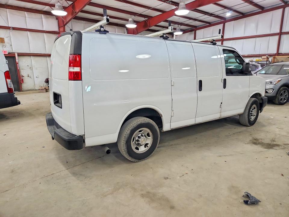 55958176 :رقم المزاد ، 1GCWGAFP2L1165692 vin ، 2020 Chevrolet Express G2500 مزاد بيع