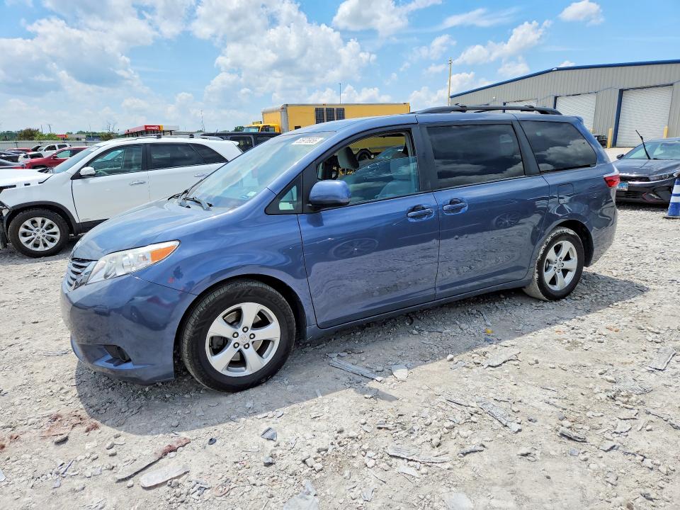 55976956 :رقم المزاد ، 5TDKK3DCXFS613354 vin ، 2015 Toyota Sienna مزاد بيع