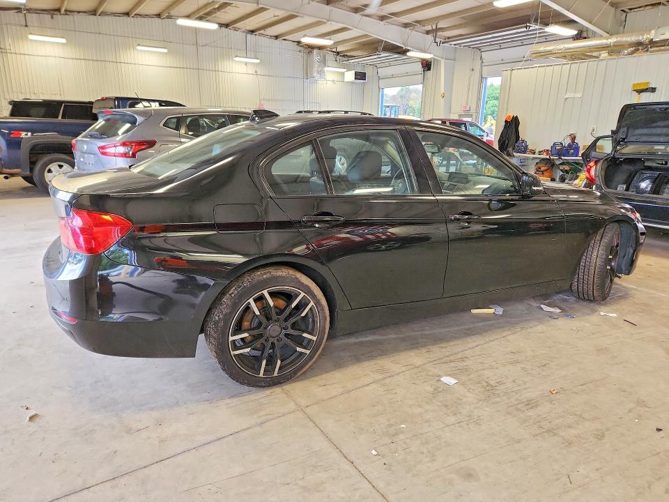 57264276 :رقم المزاد ، WBA3B1G5XFNT07005 vin ، 2015 Bmw 320 مزاد بيع