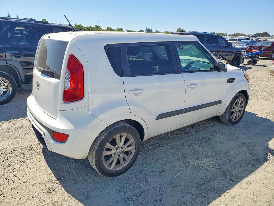 2013 Kia Soul მანქანა იყიდება აუქციონზე, vin: KNDJT2A61D7510784, აუქციონის ნომერი: 58155006
