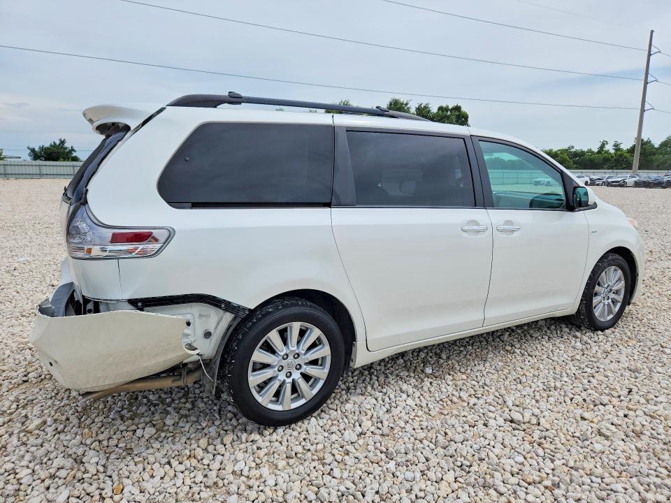 58261746 :رقم المزاد ، 5TDDZ3DC9HS169827 vin ، 2017 Toyota Sienna مزاد بيع