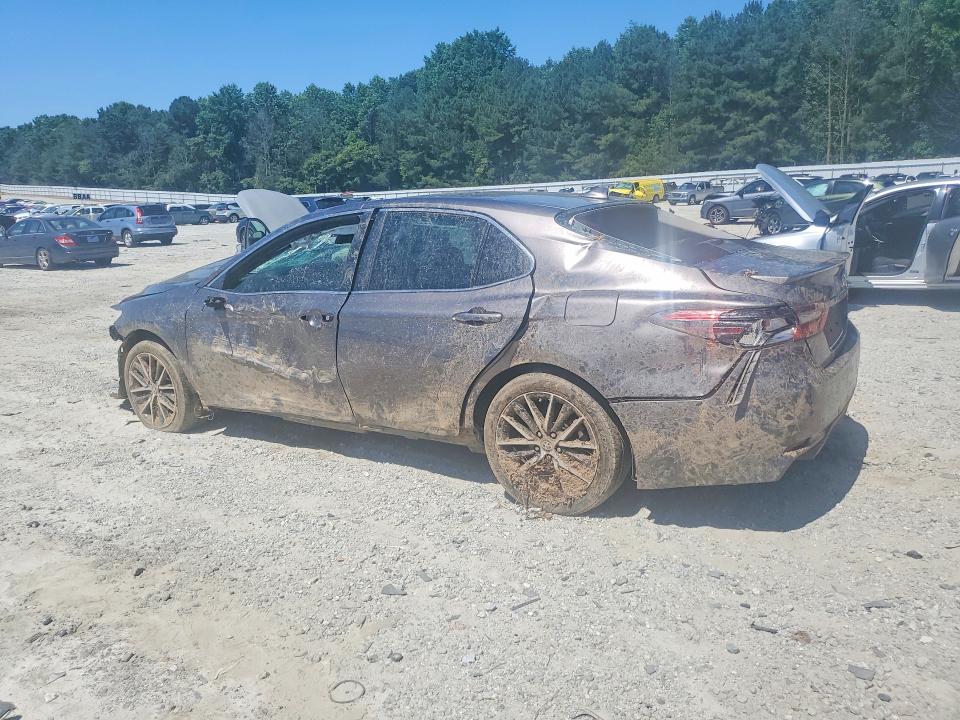 56116166 :رقم المزاد ، 4T1G11AK1MU417221 vin ، 2021 Toyota Camry مزاد بيع