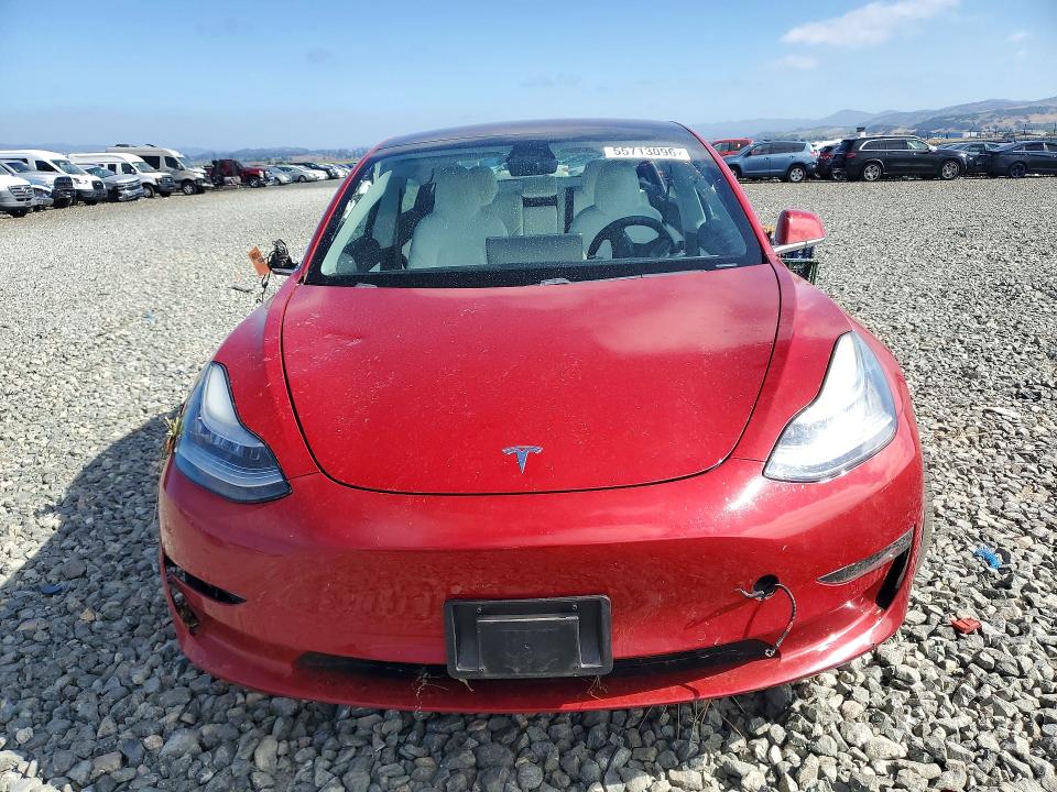 55713096 :رقم المزاد ، 5YJ3E1EB8JF079452 vin ، 2018 Tesla Model 3 مزاد بيع