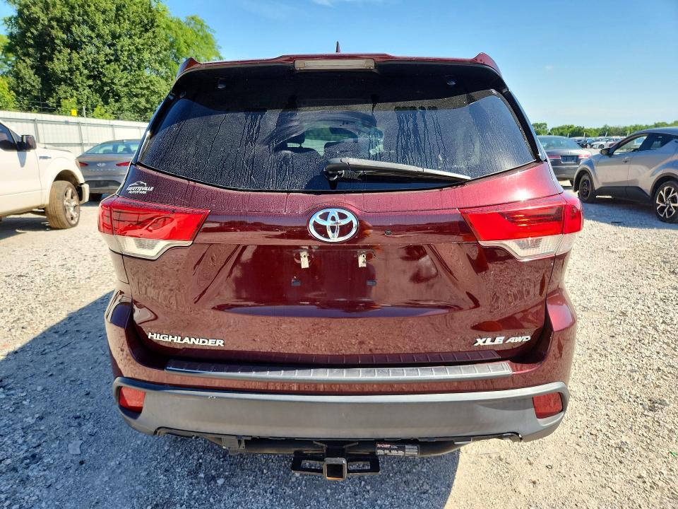 2018 Toyota Highlander მანქანა იყიდება აუქციონზე, vin: 5TDJZRFH8JS906150, აუქციონის ნომერი: 57580306