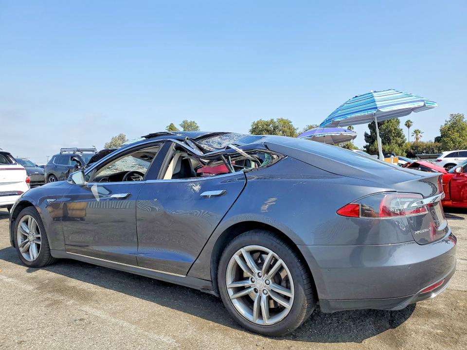 Продажа на аукционе авто 2015 Tesla Model S, vin: 5YJSA1H24FF081774, номер лота: 59665716