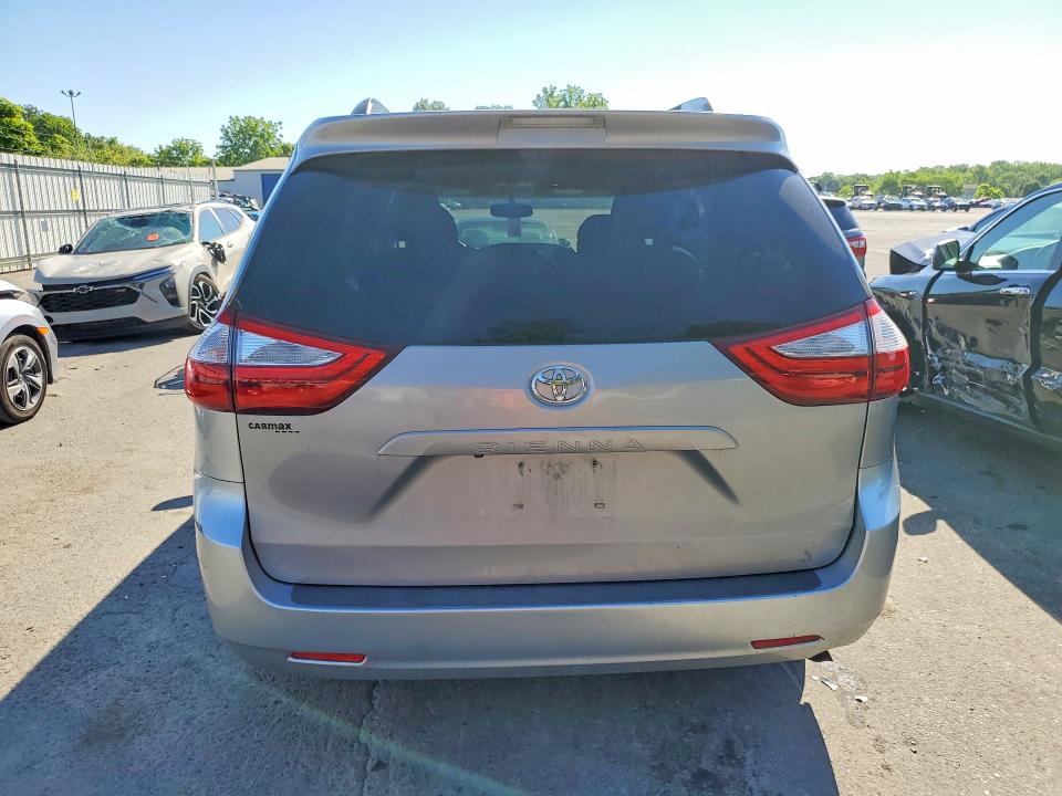 2015 Toyota Sienna მანქანა იყიდება აუქციონზე, vin: 5TDKK3DC7FS540654, აუქციონის ნომერი: 55884596