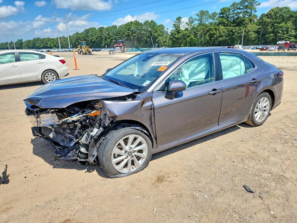 56859236 :رقم المزاد ، 4T1C11AK2RU868695 vin ، 2024 Toyota Camry مزاد بيع