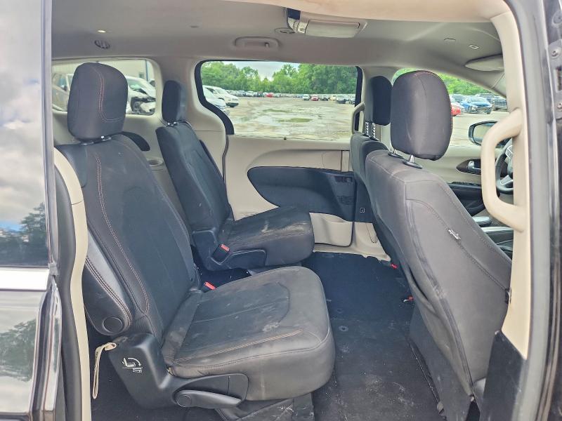 57320536 :رقم المزاد ، 2C4RC1FG2JR122942 vin ، 2018 Chrysler Pacifica مزاد بيع