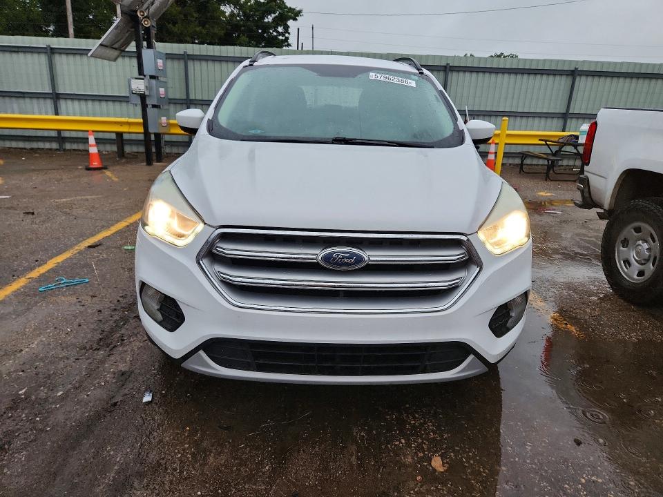 57962386 :رقم المزاد ، 1FMCU0GD4HUC77003 vin ، 2017 Ford Escape مزاد بيع