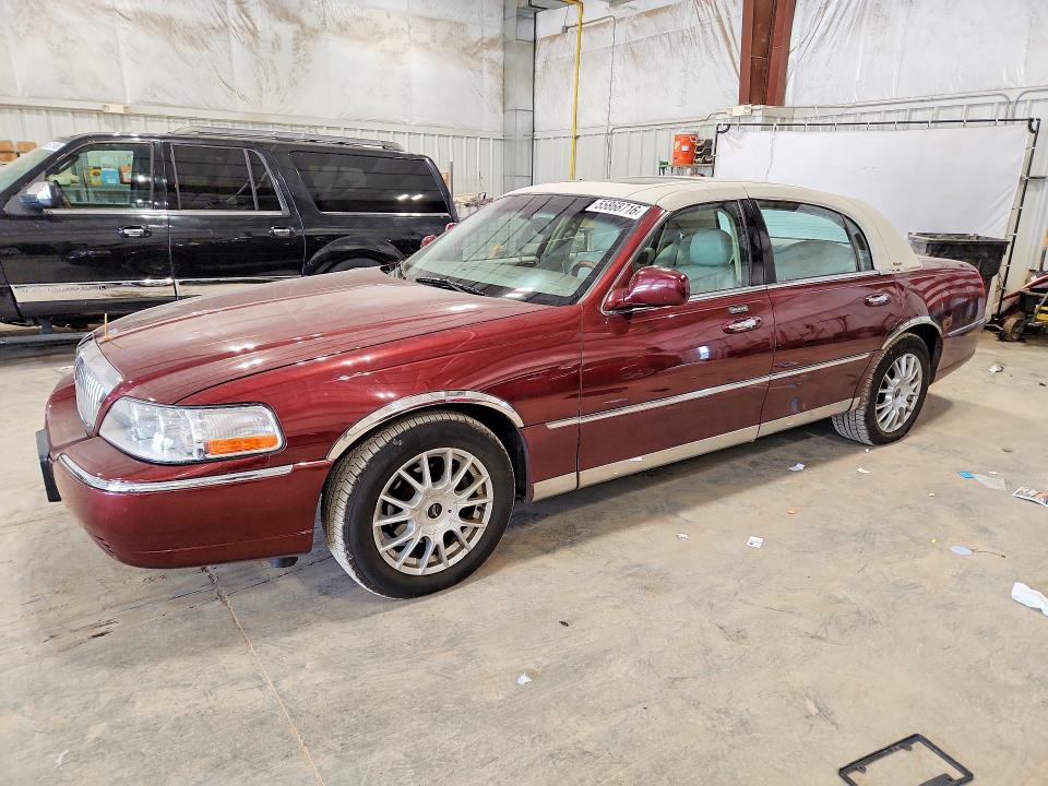 2004 Lincoln Town Car მანქანა იყიდება აუქციონზე, vin: 1LNHM83W24Y612273, აუქციონის ნომერი: 55868716