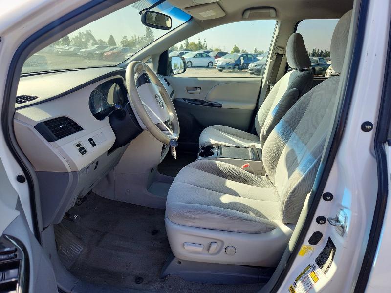 56645686 :رقم المزاد ، 5TDKK3DC0DS342981 vin ، 2013 Toyota Sienna مزاد بيع