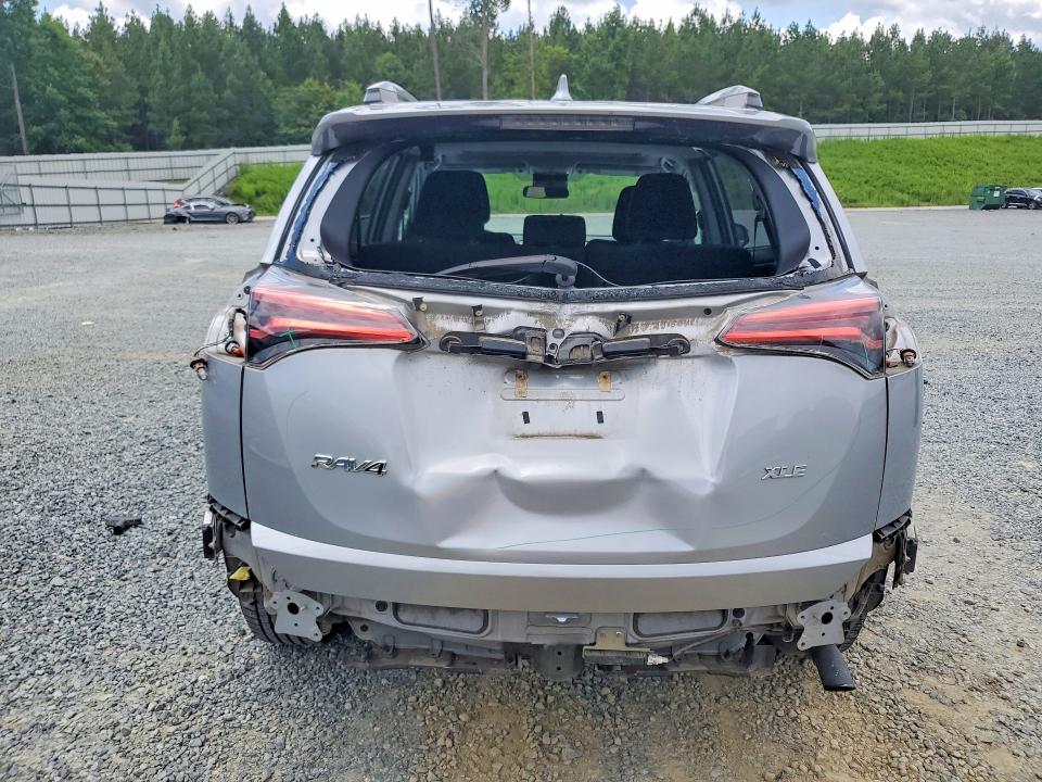 2018 Toyota Rav4 მანქანა იყიდება აუქციონზე, vin: 2T3WFREV2JW482629, აუქციონის ნომერი: 58637006