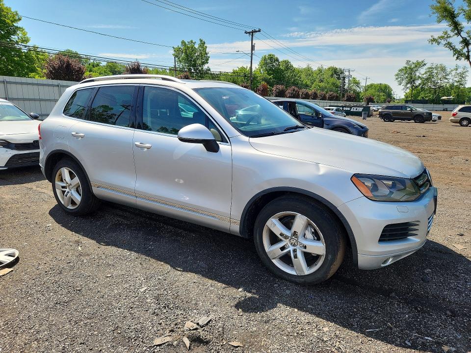 2012 Volkswagen Touareg მანქანა იყიდება აუქციონზე, vin: WVGEF9BP3CD010632, აუქციონის ნომერი: 57697666