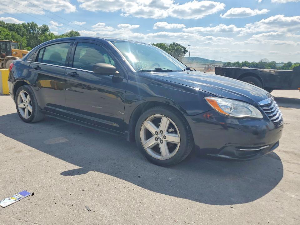 56074106 :رقم المزاد ، 1C3CCBAB6EN122957 vin ، 2014 Chrysler 200 مزاد بيع