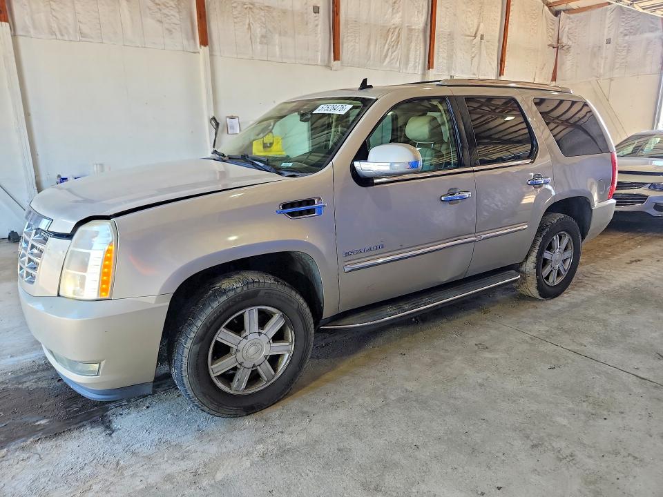 2010 Cadillac Escalade მანქანა იყიდება აუქციონზე, vin: 1GYUCAEF9AR146013, აუქციონის ნომერი: 57528476