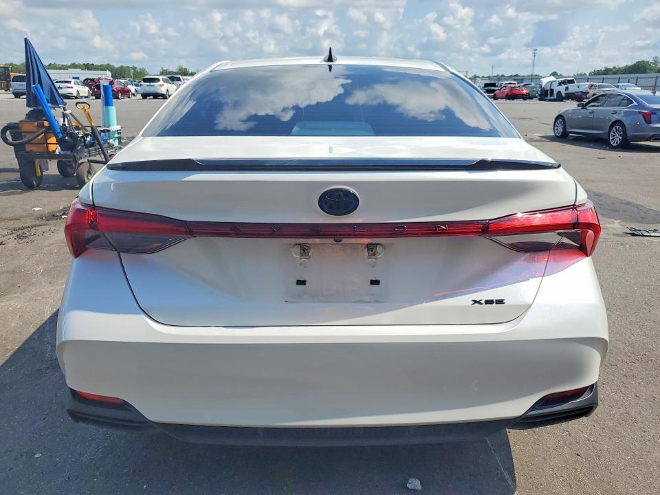 85626165 :رقم المزاد ، 4T1EA1ABXNU011186 vin ، 2022 Toyota Avalon مزاد بيع