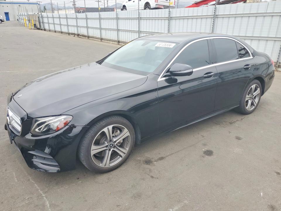 58135556 :رقم المزاد ، WDDZF4JB5KA618205 vin ، 2019 Mercedes-benz E مزاد بيع