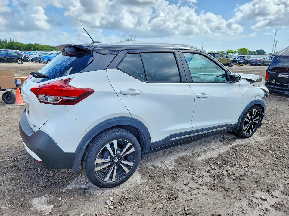 Продажа на аукционе авто 2018 Nissan Kicks, vin: 3N1CP5CU4JL545999, номер лота: 58424086
