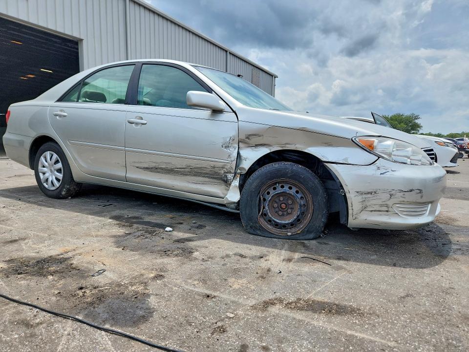 2005 Toyota Camry მანქანა იყიდება აუქციონზე, vin: 4T1BE32K55U546363, აუქციონის ნომერი: 57740946