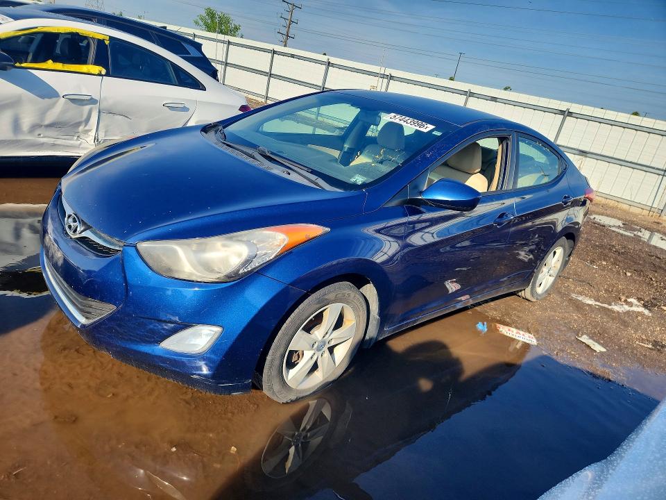 57443996 :رقم المزاد ، KMHDH4AE4DU561243 vin ، 2013 Hyundai Elantra مزاد بيع