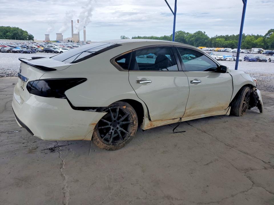 2018 Nissan Altima მანქანა იყიდება აუქციონზე, vin: 1N4AL3AP8JC233607, აუქციონის ნომერი: 57188066