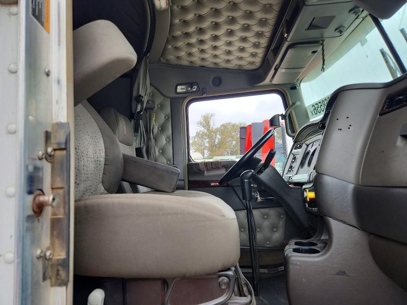 54068556 :رقم المزاد ، 1XKAD49X6JJ147164 vin ، 2018 Kenworth T660 مزاد بيع