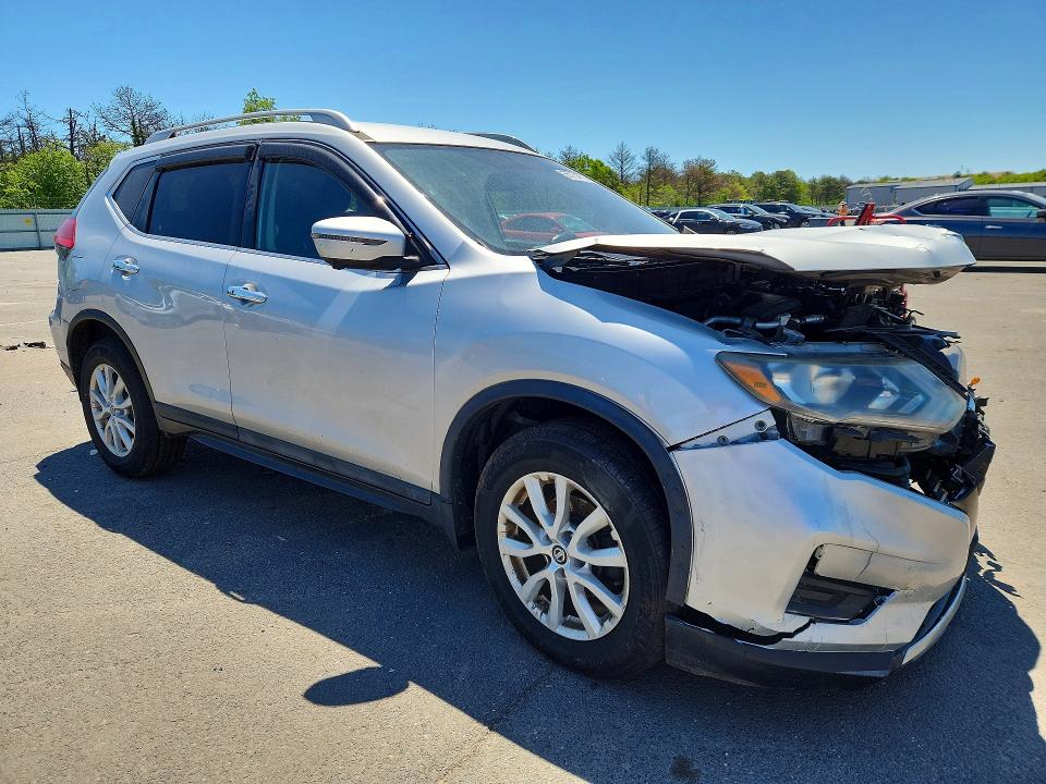 2017 Nissan Rogue მანქანა იყიდება აუქციონზე, vin: 5N1AT2MV2HC779078, აუქციონის ნომერი: 55734796