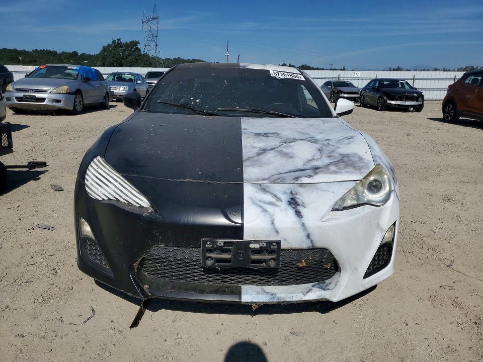 57351806 :رقم المزاد ، JF1ZNAA1XD2710836 vin ، 2013 Scion Fr-s مزاد بيع