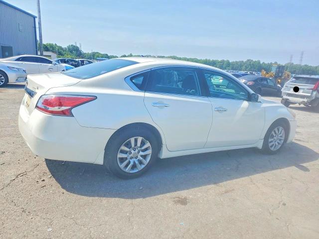 2015 Nissan Altima მანქანა იყიდება აუქციონზე, vin: 1N4AL3AP3FC114595, აუქციონის ნომერი: 57382936