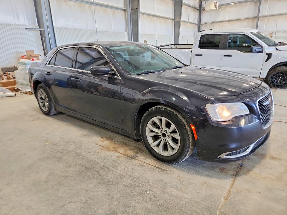 56644616 :رقم المزاد ، 2C3CCAAGXFH881899 vin ، 2015 Chrysler 300 مزاد بيع