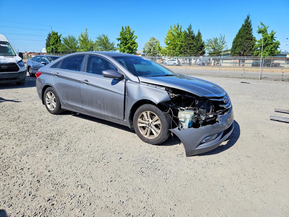 57553476 :رقم المزاد ، 5NPEB4AC5DH757842 vin ، 2013 Hyundai Sonata مزاد بيع