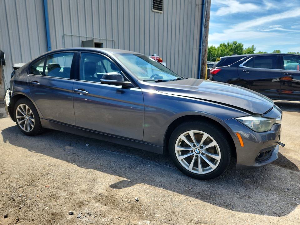 57267806 :رقم المزاد ، WBA8A9C57HK620109 vin ، 2017 Bmw 320 مزاد بيع
