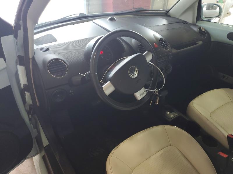 56679336 :رقم المزاد ، 3VWRW3AL9AM004933 vin ، 2010 Volkswagen New Beetle مزاد بيع