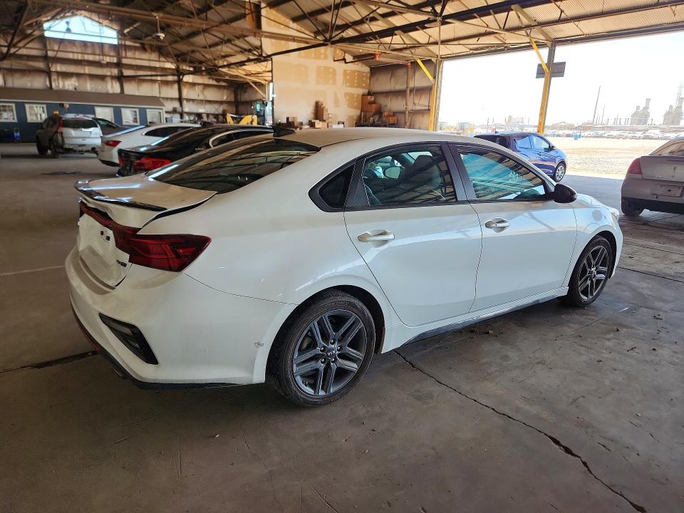 2021 Kia Forte მანქანა იყიდება აუქციონზე, vin: 3KPF34AD4ME353588, აუქციონის ნომერი: 56963816