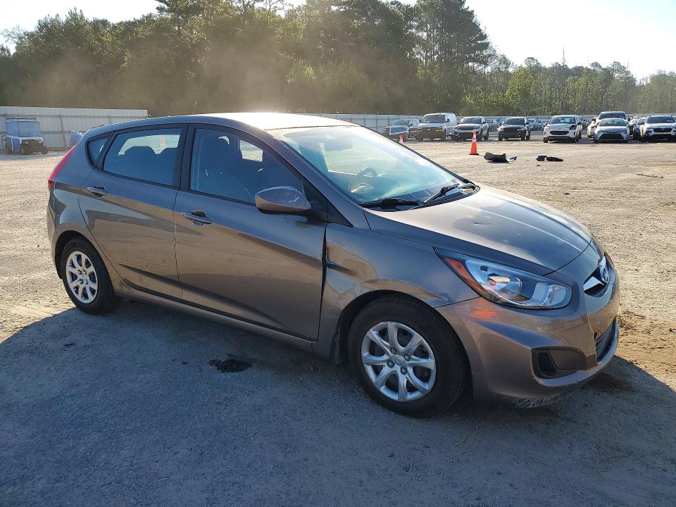 2013 Hyundai Accent მანქანა იყიდება აუქციონზე, vin: KMHCT5AE9DU084504, აუქციონის ნომერი: 55839676