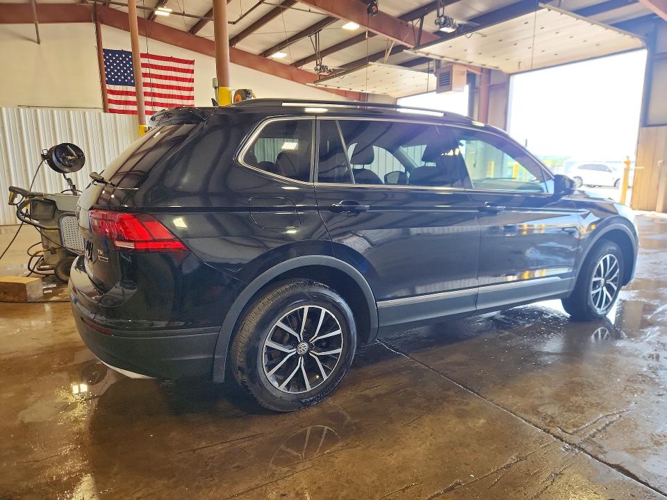 56128266 :رقم المزاد ، 3VV3B7AX7MM143186 vin ، 2021 Volkswagen Tiguan مزاد بيع
