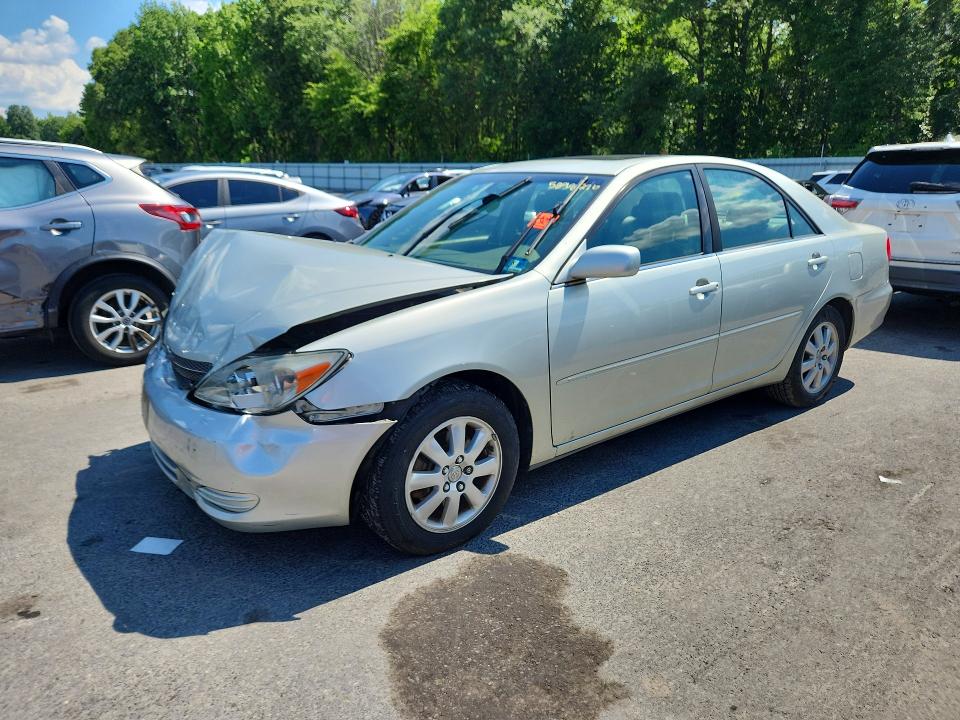 58981276 :رقم المزاد ، JTDBF30K820034216 vin ، 2002 Toyota Camry مزاد بيع