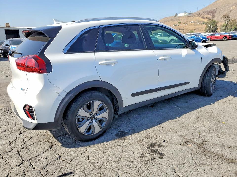 2021 Kia Niro მანქანა იყიდება აუქციონზე, vin: KNDCB3LC1M5471520, აუქციონის ნომერი: 56175856