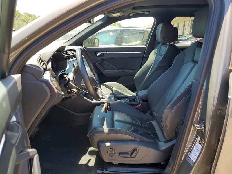 55675566 :رقم المزاد ، WA1DECF30M1142560 vin ، 2021 Audi Q3 مزاد بيع