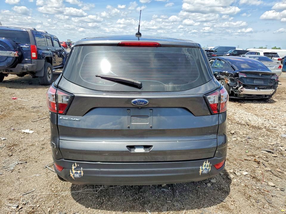 57389446 :رقم المزاد ، 1FMCU0F7XJUB68689 vin ، 2018 Ford Escape مزاد بيع