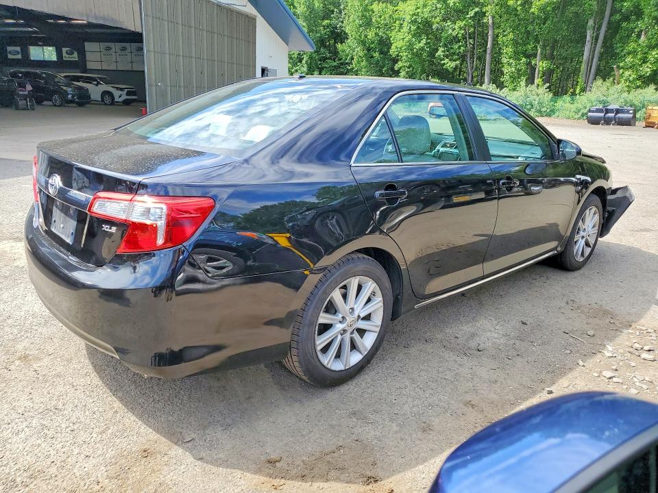 57212406 :رقم المزاد ، 4T4BF1FK4ER420626 vin ، 2014 Toyota Camry مزاد بيع