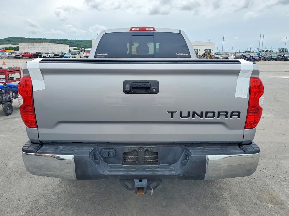 55957716 :رقم المزاد ، 5TFRM5F18HX114565 vin ، 2017 Toyota Tundra مزاد بيع