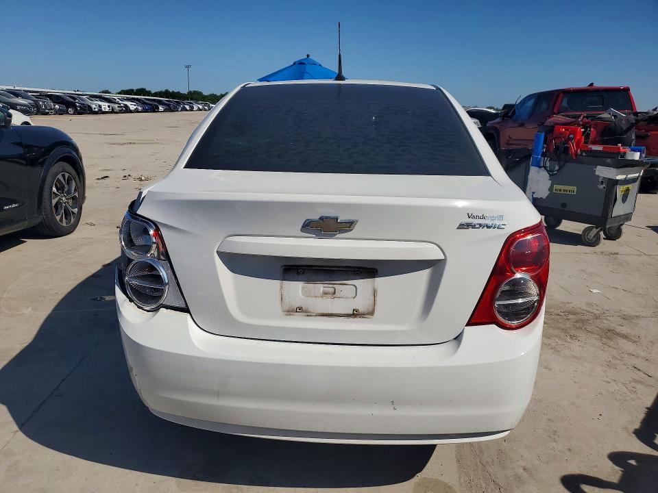 55534536 :رقم المزاد ، 1G1JA5SH6E4137745 vin ، 2014 Chevrolet Sonic مزاد بيع
