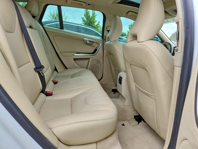 58130366 :رقم المزاد ، YV140MEK7F1258712 vin ، 2015 Volvo V60 مزاد بيع
