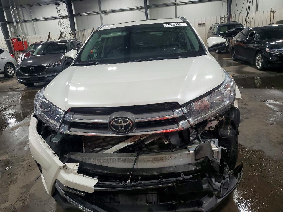 2018 Toyota Highlander მანქანა იყიდება აუქციონზე, vin: 5TDDZRFH9JS831715, აუქციონის ნომერი: 55530356