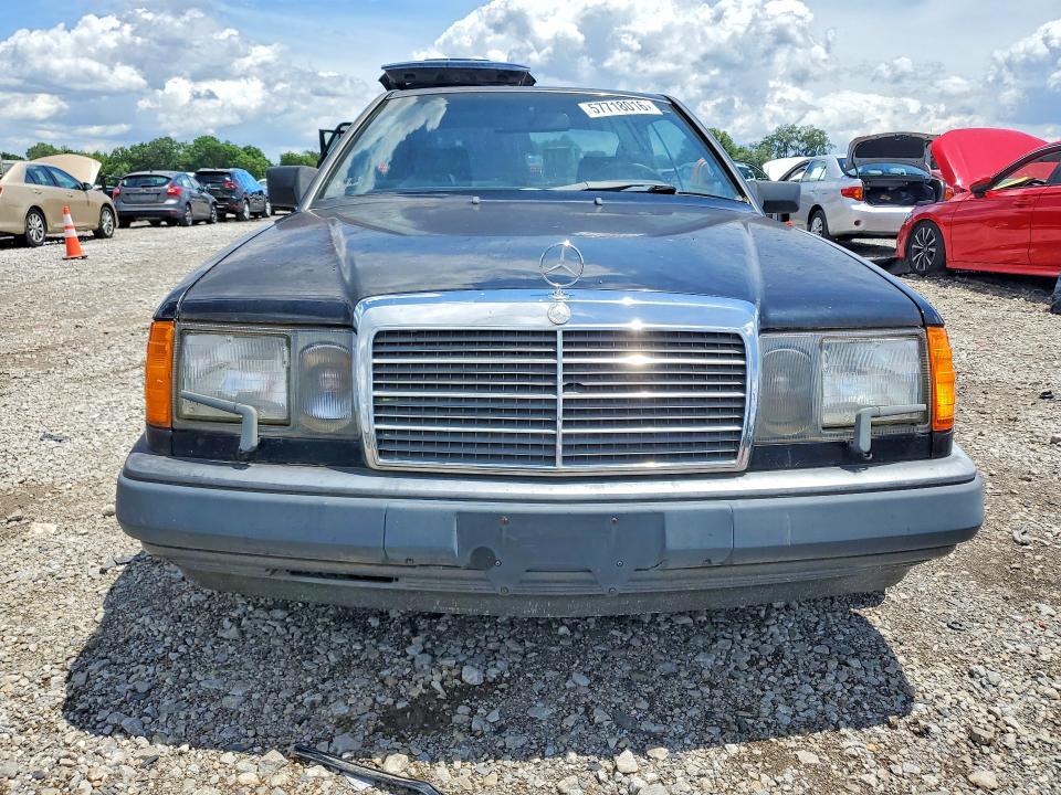 57718016 :رقم المزاد ، WDBEA50D4KA884264 vin ، 1989 Mercedes-benz 300 مزاد بيع